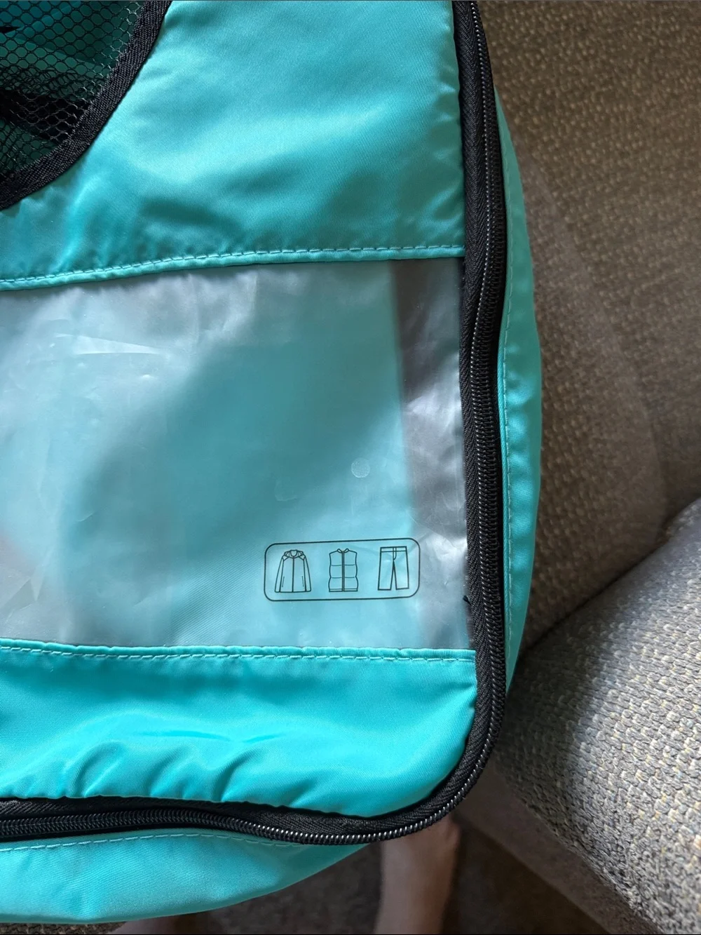 Veken zipper contents designed